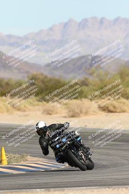 media/Nov-16-2025-Race Pace (Sun) [[8c5fa54630]]/Non Verified Riders (1st 20 Minutes)/2-Turn 10 (1010am)/